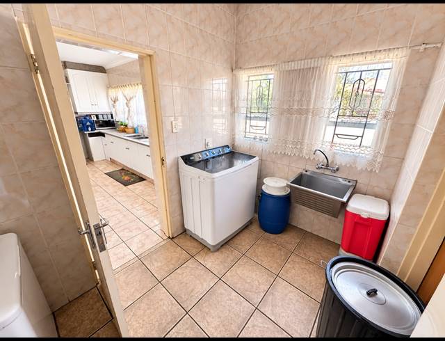 4 BEDROOM HOUSE FOR SALE IN REYNO RIDGE
